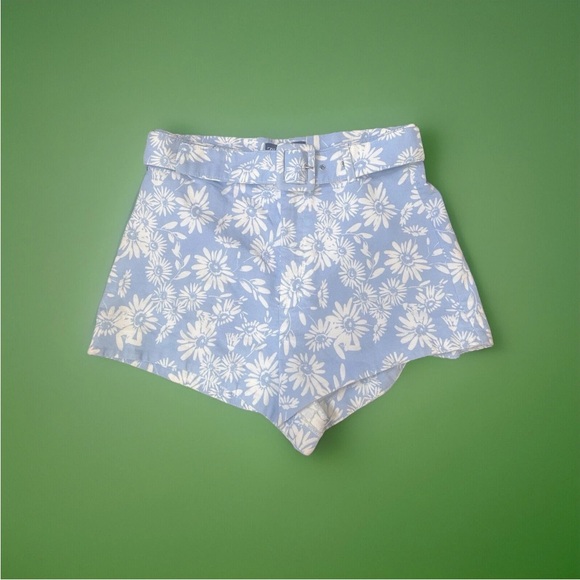 Zara Pants - Zara Light Blue-White High-Waist Floral Belted Summer Resortwear Mini Shorts Med